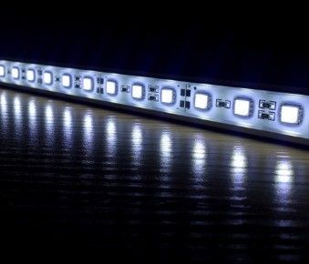 أضواء LED قطاع ديكور المطبخ ، وشرائط الضوء الأخضر LED واسعة النطاق